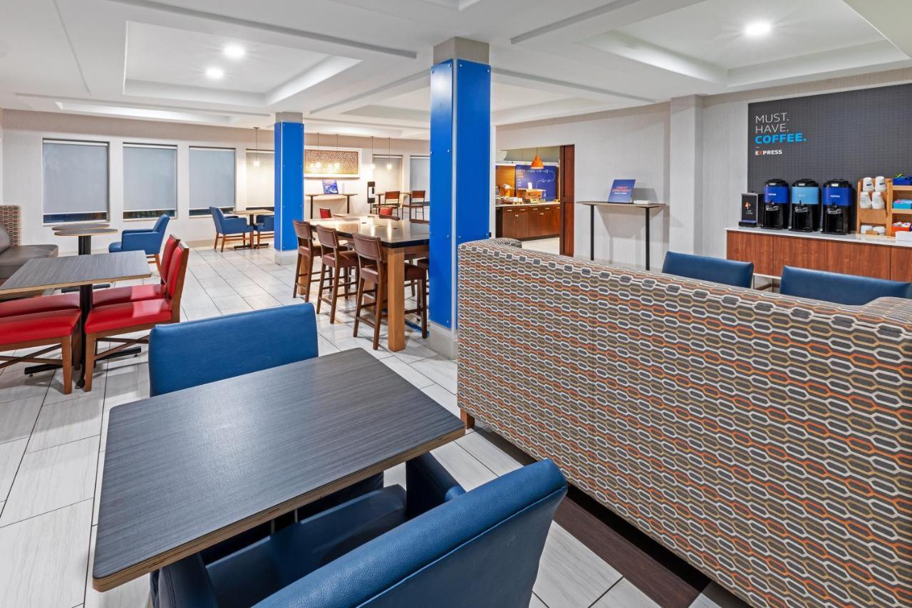 Holiday Inn Express & Suites Lafayette South By Ihg Экстерьер фото