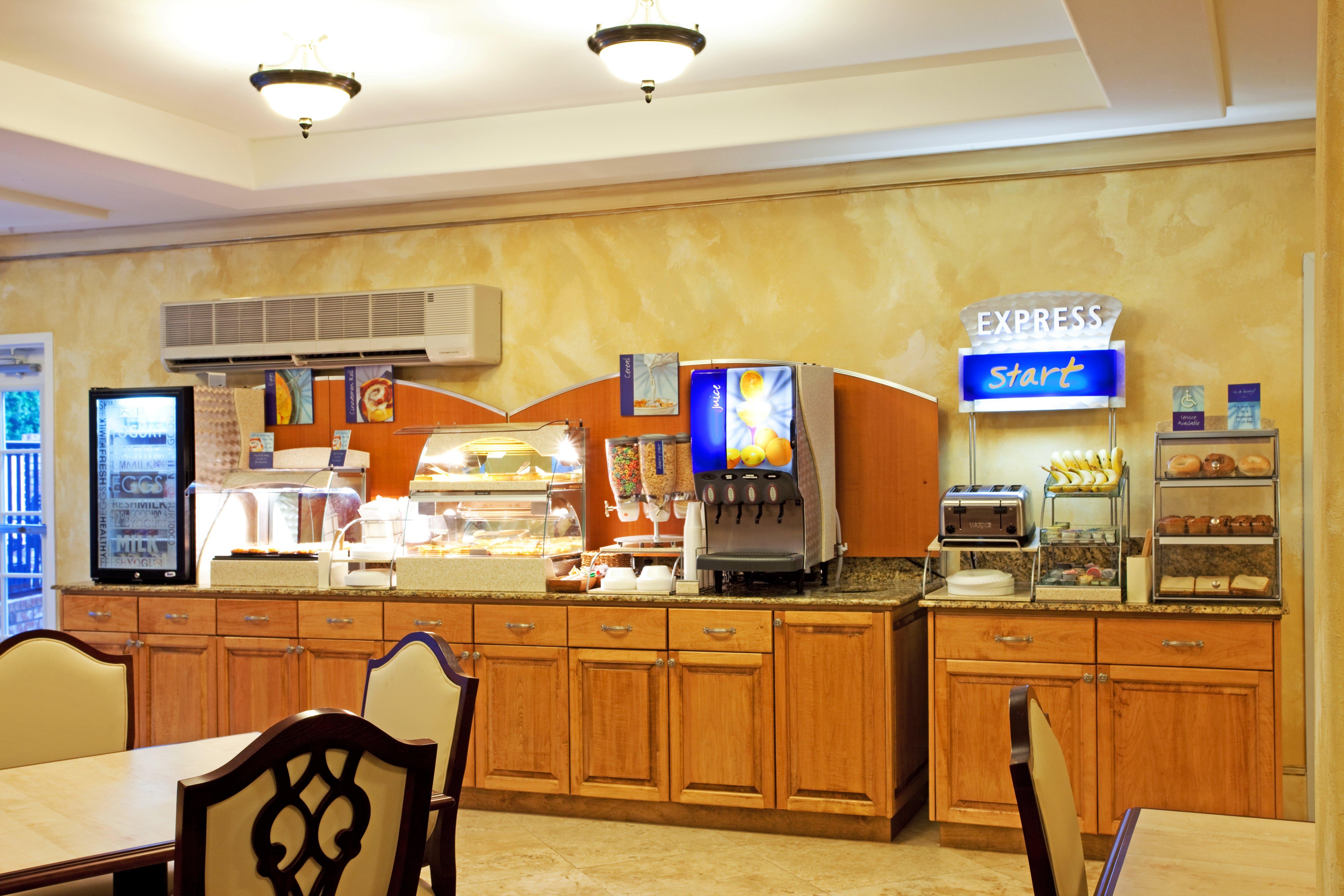 Holiday Inn Express & Suites Lafayette South By Ihg Экстерьер фото