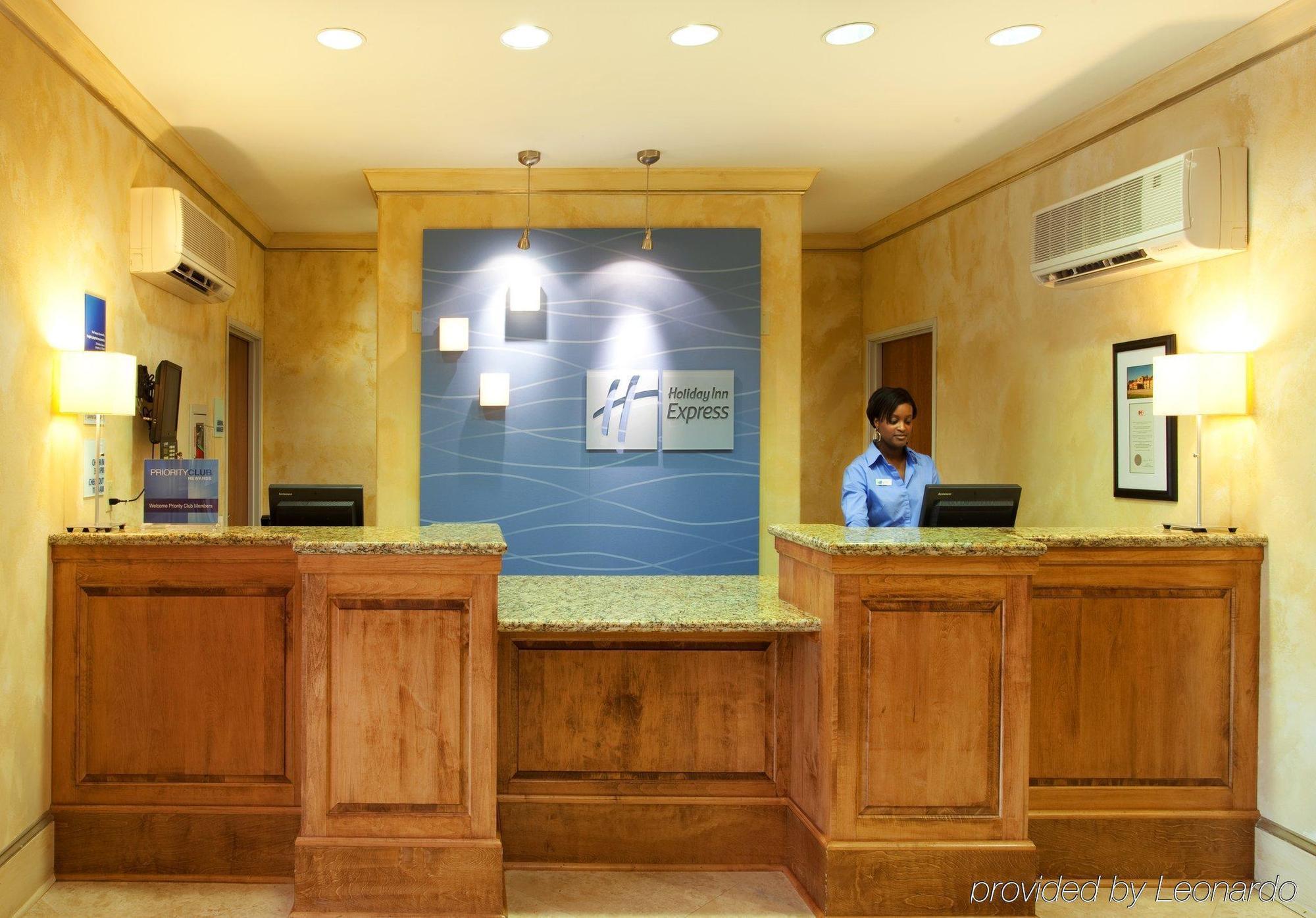 Holiday Inn Express & Suites Lafayette South By Ihg Интерьер фото